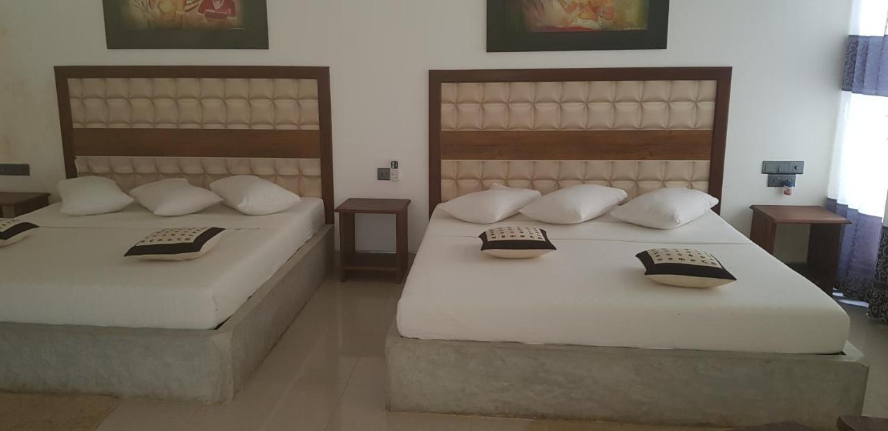 Margosa Lake Resort Anuradhapura Luaran gambar